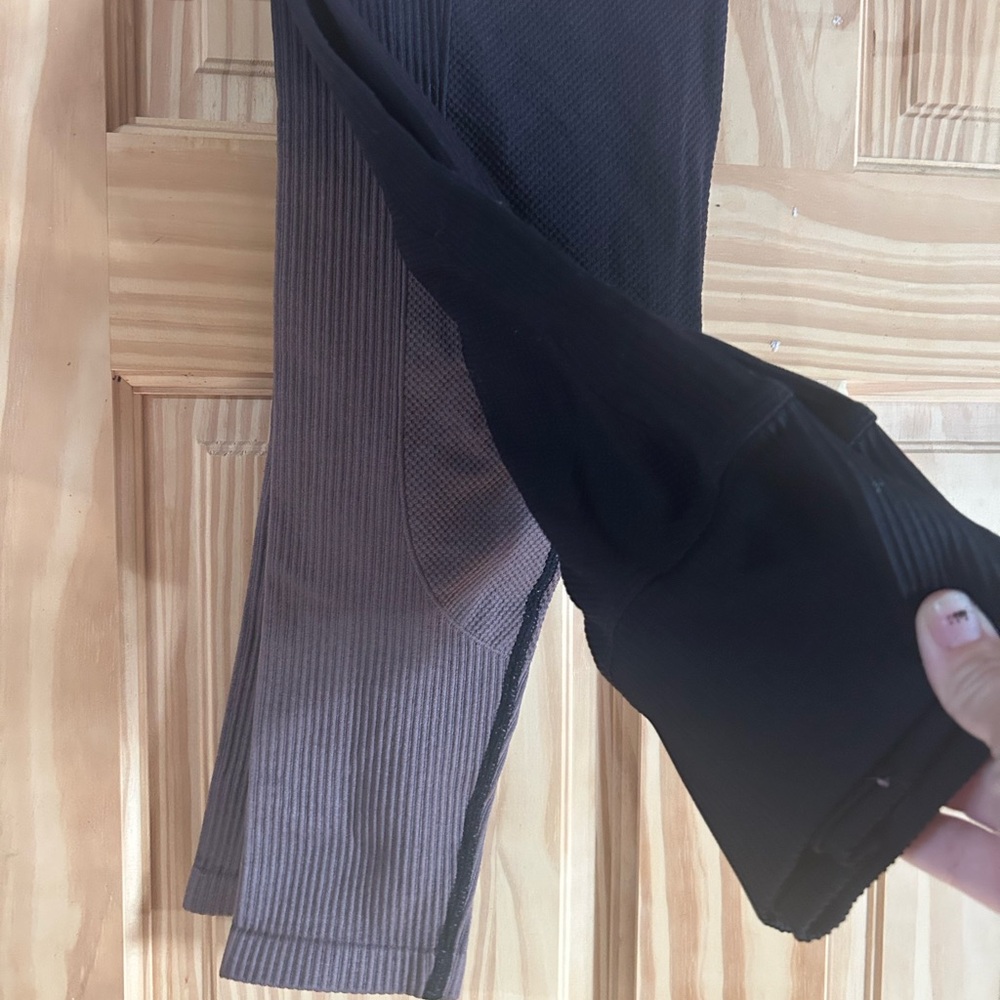 Very cute ombre Victoria’s Secret leggings - Picture 2 of 4